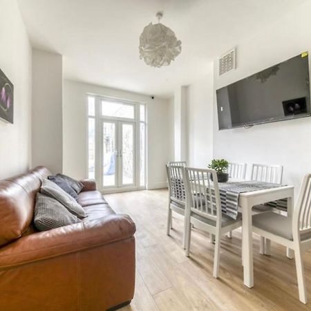 A Beautiful Newly Renovated Home: The Arlingford Лондон Екстериор снимка
